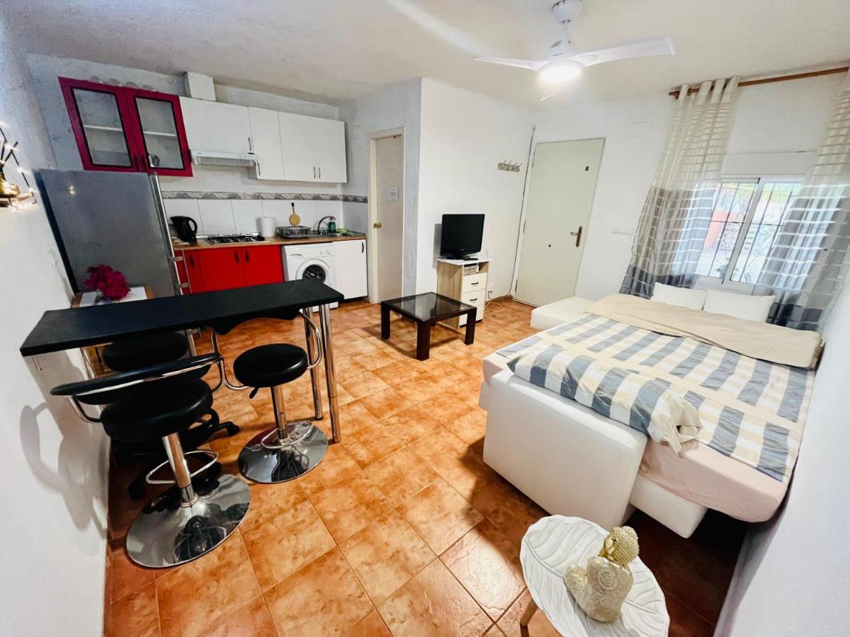 Estudio Adosado Acogedor Con Jardin, Barbacoa Y Parking Privado Alicante Bagian luar foto