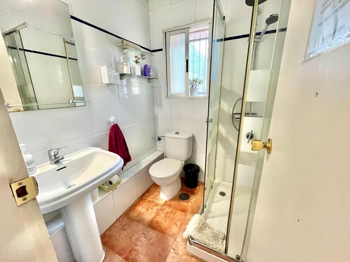 Estudio Adosado Acogedor Con Jardin, Barbacoa Y Parking Privado Alicante Bagian luar foto