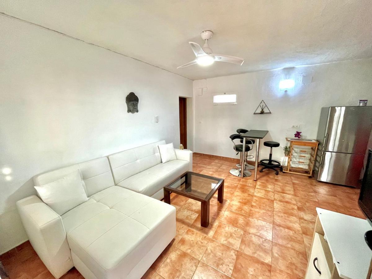 Estudio Adosado Acogedor Con Jardin, Barbacoa Y Parking Privado Alicante Bagian luar foto